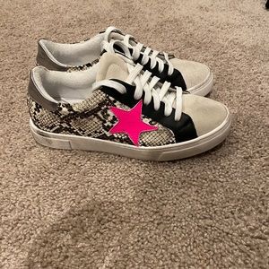 steven by steve madden caprice leopard platform sneakers